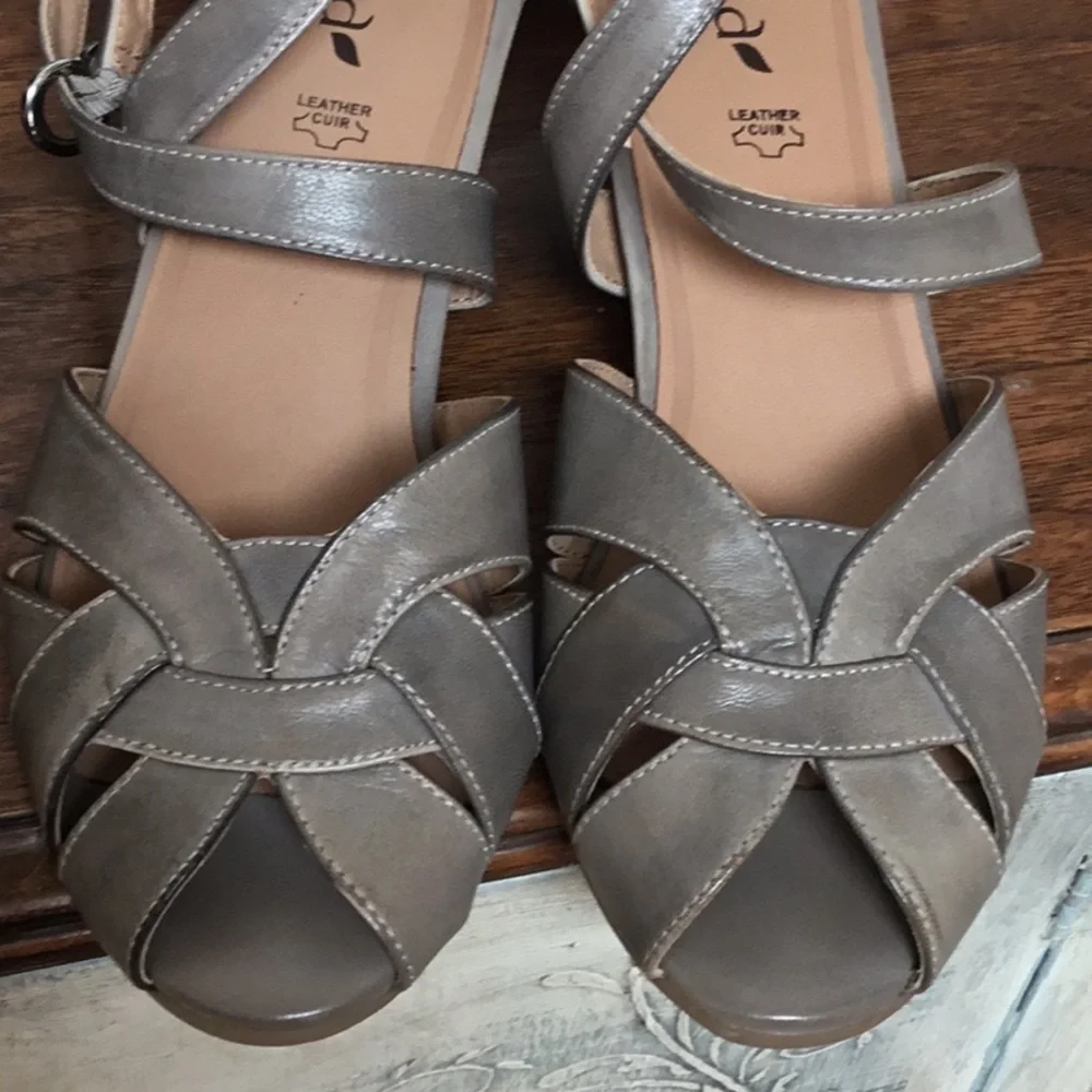 BIALA Peep Toe Wedge Leather Tan Gray Ankle Wrap Strap Shoes Size 39